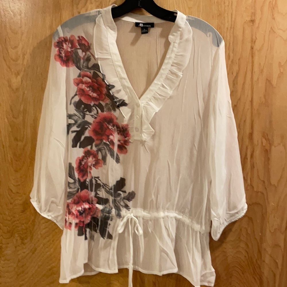 AB Studio Beige w/ Faded Coral Flowers Size L